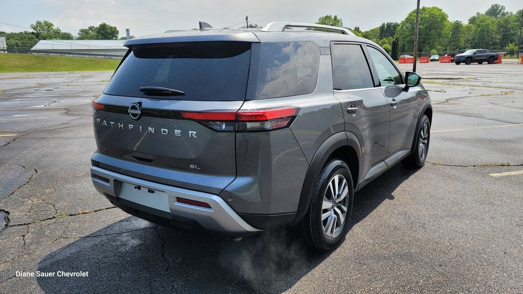 2025 Nissan Pathfinder SL