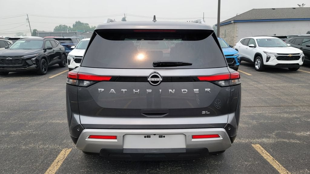 2025 Nissan Pathfinder SL