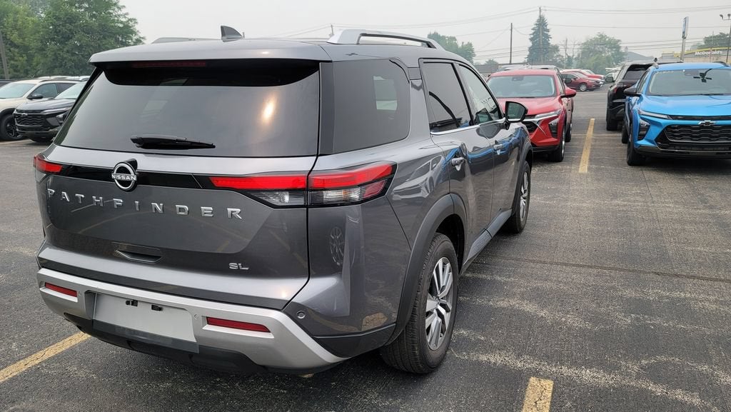2025 Nissan Pathfinder SL