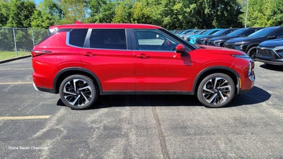2024 Mitsubishi Outlander SE