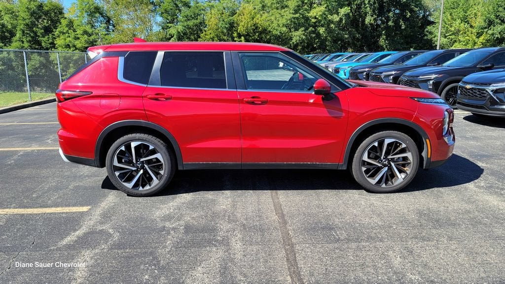 2024 Mitsubishi Outlander SE